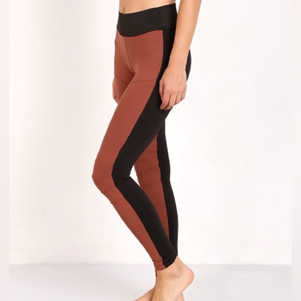 Koral Moto Mid Rise Leggings Sandstone with Black